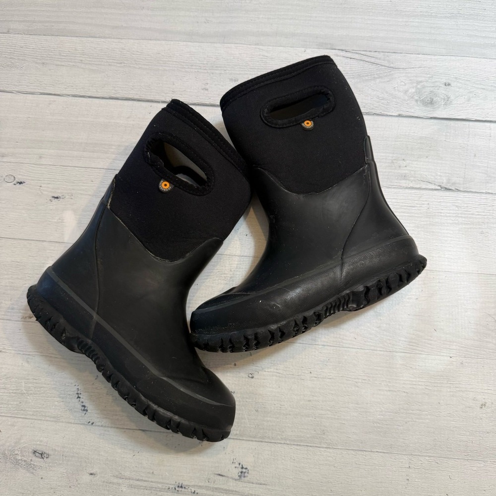 Bogs kids classic black snow boot child size 12